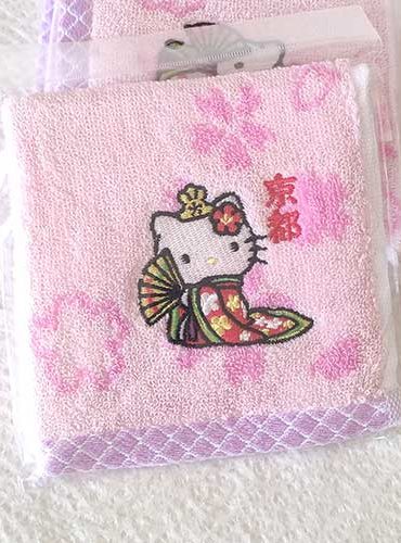 https://www.j-okini.com/wp-content/uploads/2023/10/hello-kitty-towel-370x500.jpg